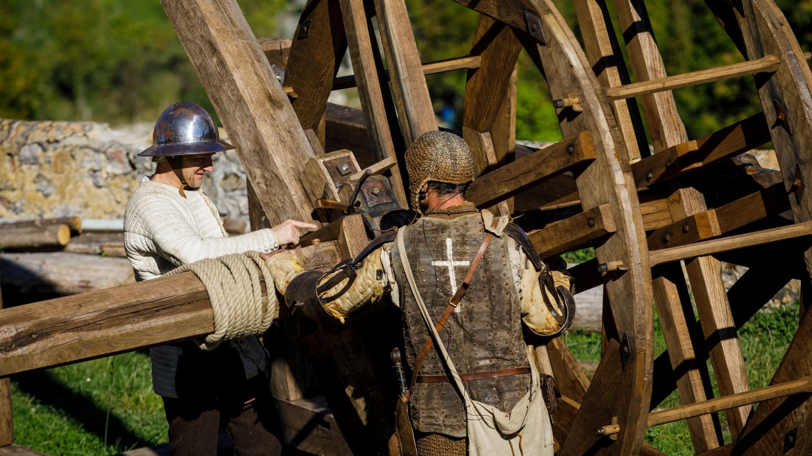 Les coulisses du Château de Foix : une armure sur-mesure - Sites  Touristiques Ariège